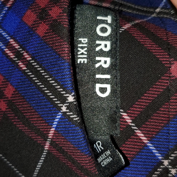 Torrid NWOT Red and Blue Plaid PIXIE Pants Sz 1R (14/16 regular) - Picture 3 of 3